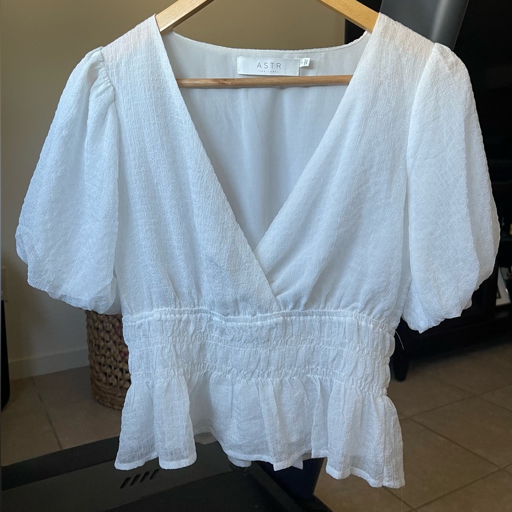 Astr White V-Neck Puff Sleeve Smocked Peplum Blouse
